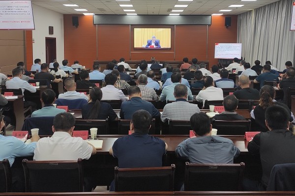 省委举办学习贯彻习近平新时代中国特色社会主义思想主题教育专题党课报告会